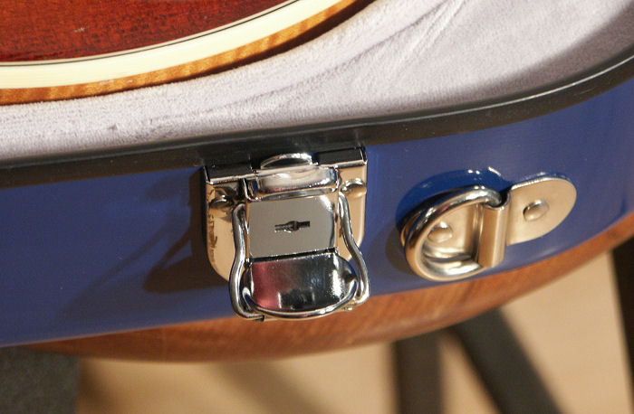 Superior CF-1521W Deluxe Fiberglass A Model Mandolin Case White 