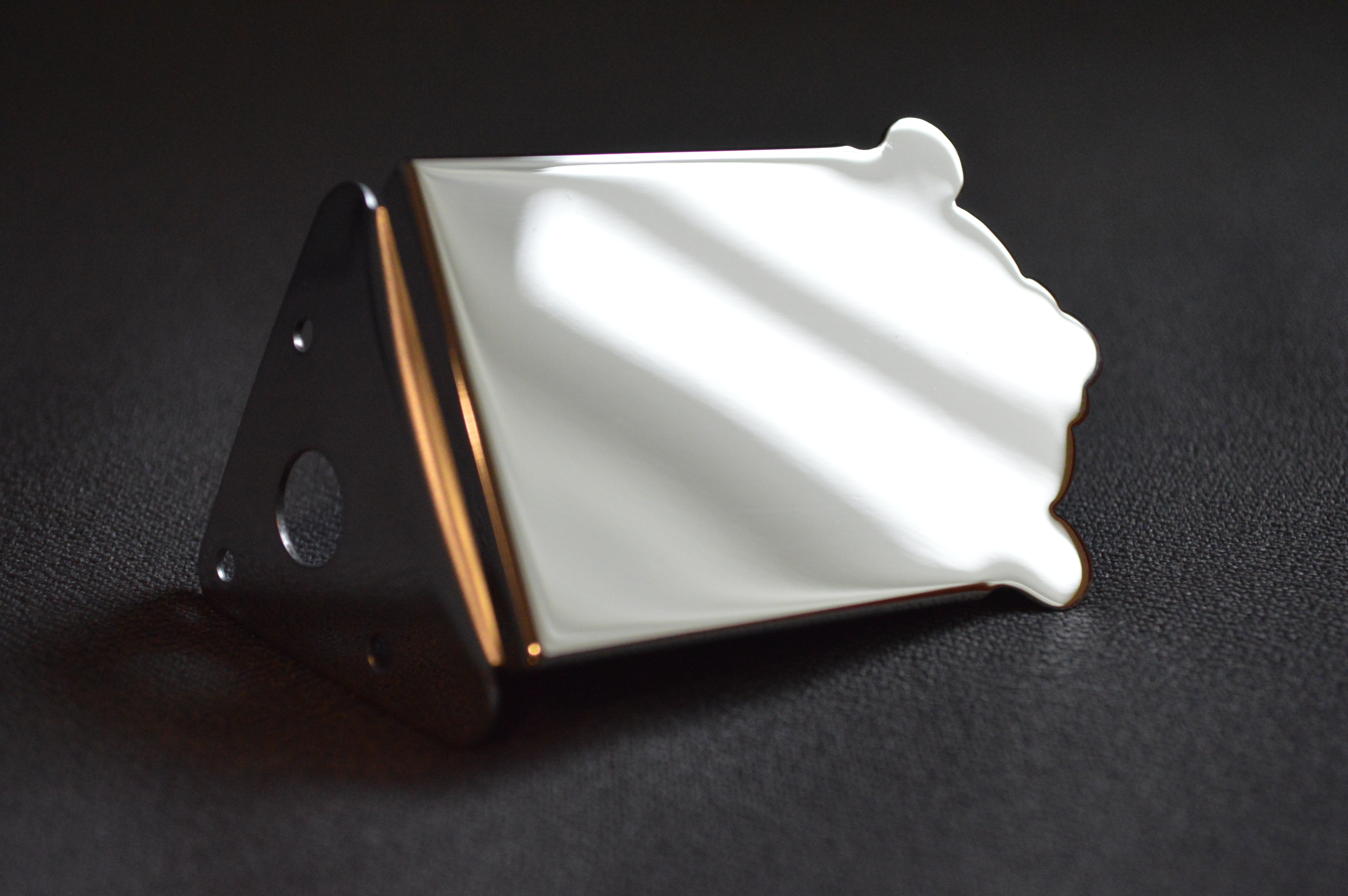 Prucha Mandolin Tailpiece – Nickel Product