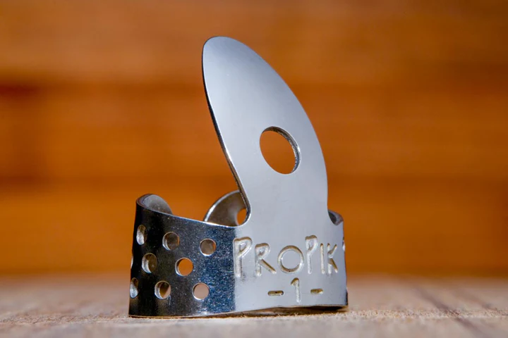 ProPik Fingerpick – Standard, nickel silver or brass Product
