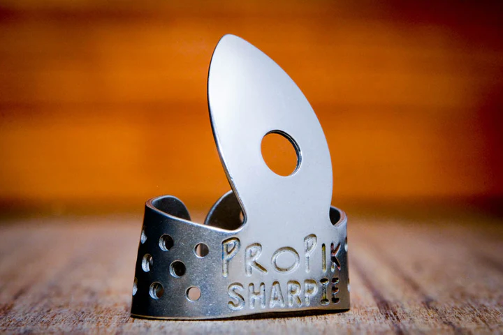 ProPik “Sharpie” Fingerpick – nickel silver Product