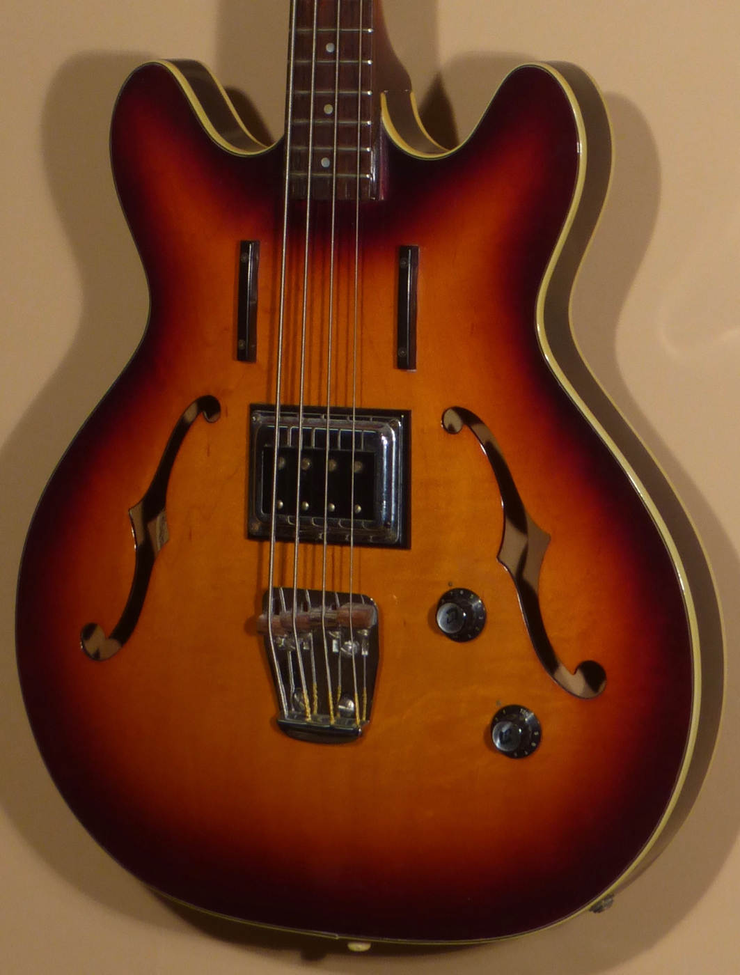 1960’s Guild Starfire Bass Product