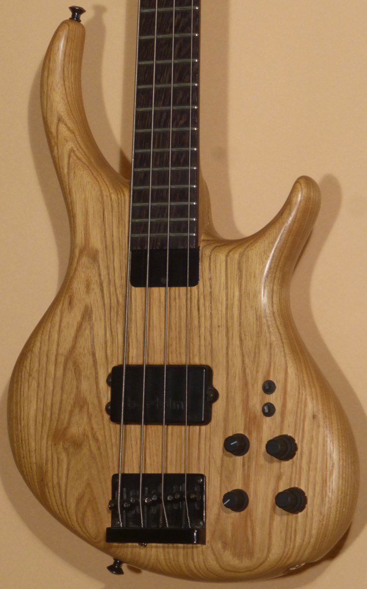 Tobias “Growler” Electric Bass Guitar Product