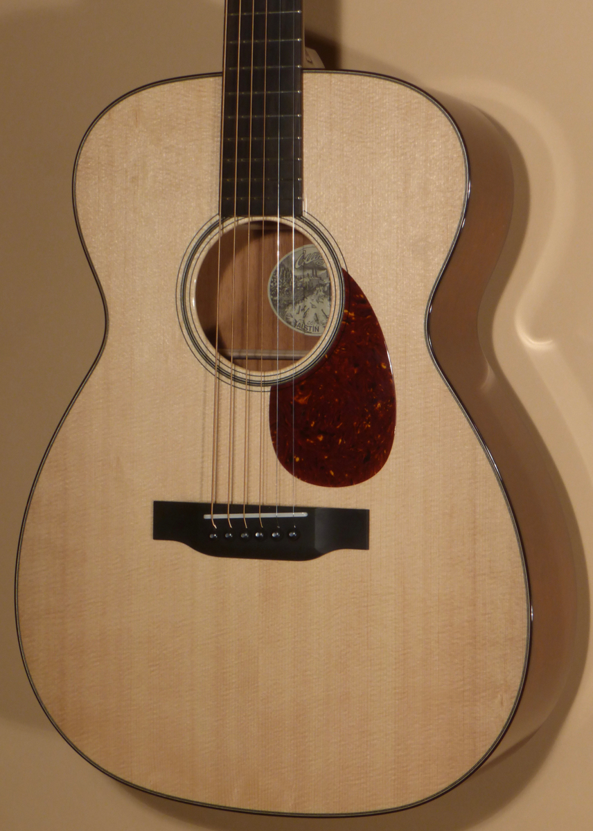 New Collings 00-1 14-fret w/ Old Growth Sitka Product