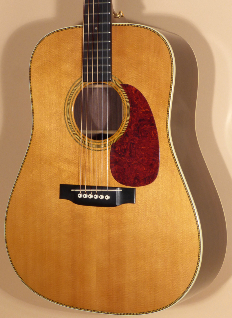 2000 Martin HD-28 V Product