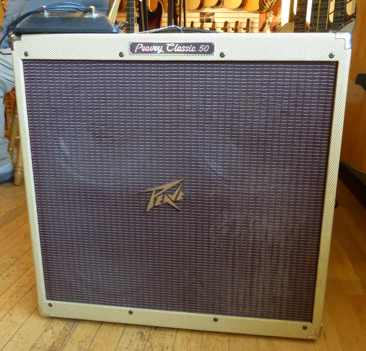 Peavey Classic 50 Amp w/ foot pedal Product